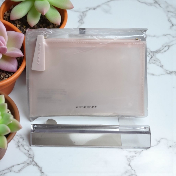 Burberry Soft Pink Makeup Pouch - Picture 1 of 4